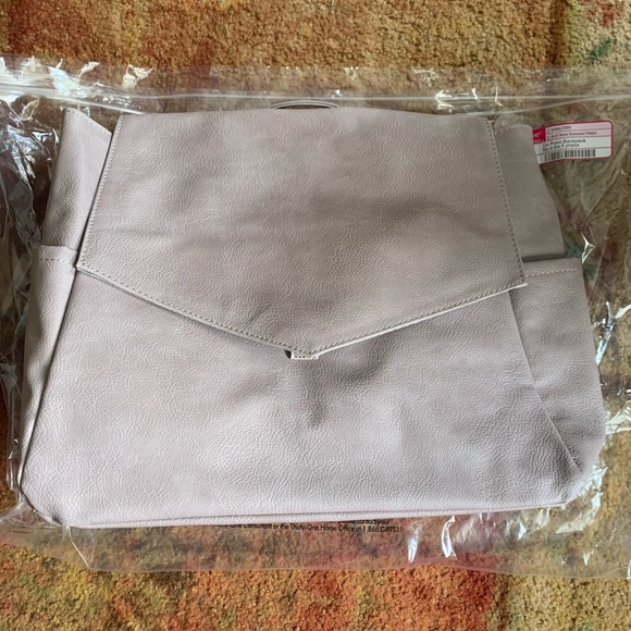 On Point Backpack - Picture 3 of 6